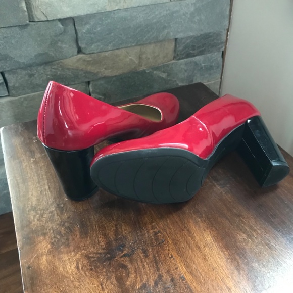 Bandolino Red Heeled Shoes Size 8 - Picture 3 of 5